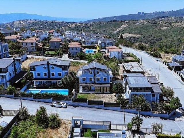 İzmit Tüysüzler De Satılık Geniş Müstakil Bahçeli Villa