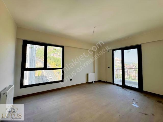 İzmit Yeni Cedit Konutları 2+1 Arakat Deniz Manzaralı Kiralık