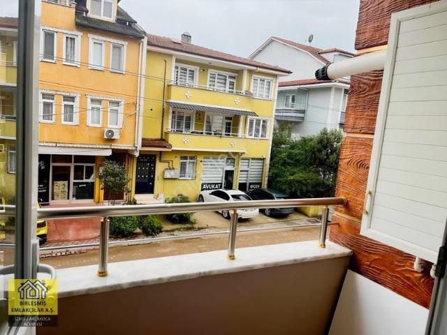 İzmit Yenişehir Mahallesi'nde 2+1 90 M2 Arakat Kiralık Daire