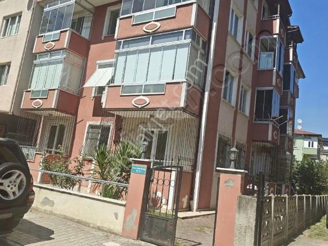 İzmit Yenişehir Mahallesinde Merkezi Konumda 2+1 Kiralık Daire