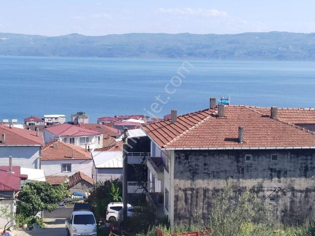 Göl Manzaralı Satılık Arsa Ve Evi
