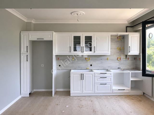İznik Yolu Mevkii Satılık 3+1 Çatı Dubleks Daire