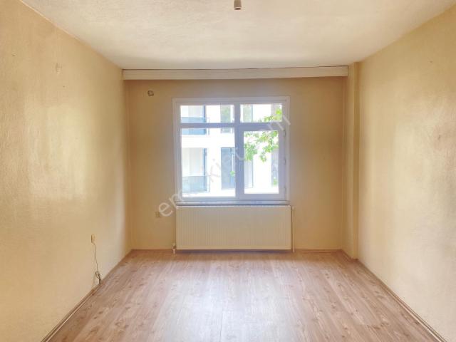 İznik Yolunda Kiralık Arakat 3+1 Daire