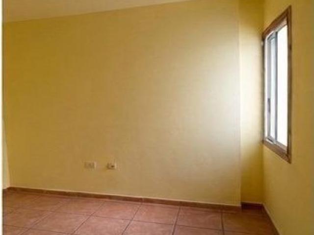 Icod de Los Vinos: se vende piso luminoso de 3 habitaciones y con vistas. Admite 100% financiacion