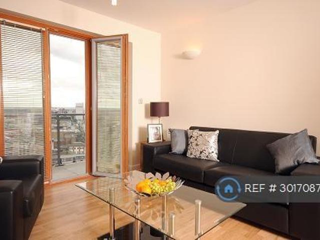 Icon Building, Ilford, IG1 2 bed flat to rent £1,750 pcm £404 pw