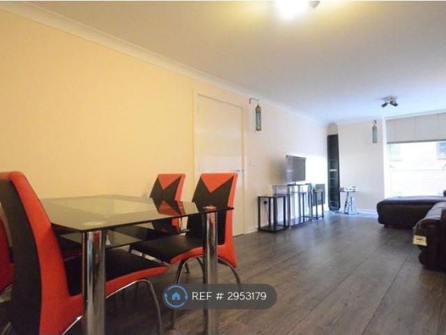 Icon House, Reading RG1, 2 bed flat to rent, £1,550 pcm | PrimeLocation