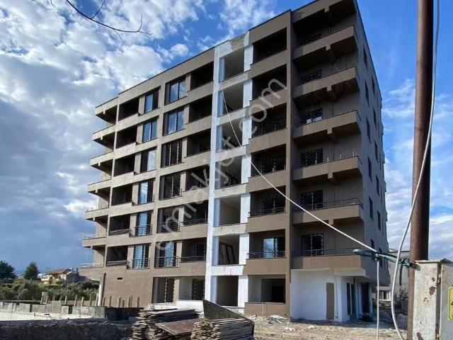 Icon'dan Arpaçbahşişte Geniş Oturumlu Havuzlu Balkonlu 1+1