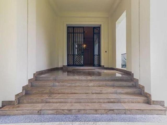 Ícone da Arquitetura Clássica Paulistana à venda no Jardim América. 1.500M² útil/4.000 de terreno