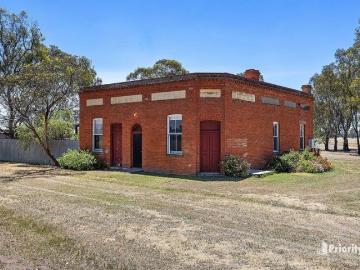 HISTORIC FORMER ROYAL HOTEL