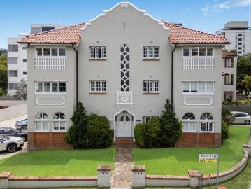 Iconic Ardrossan top floor apartment