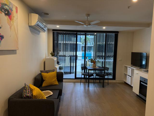 FURNISHED 1 BEDROOM APARTMENT IN AMAZING LOCATION