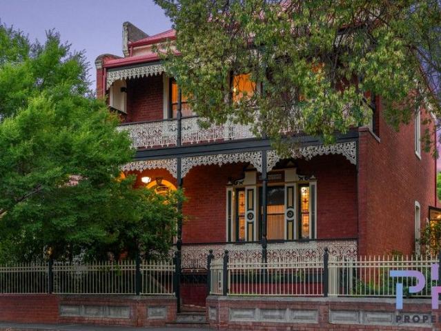 ICONIC c1860 LANDMARK STEEPED IN HISTORY & GRANDUER