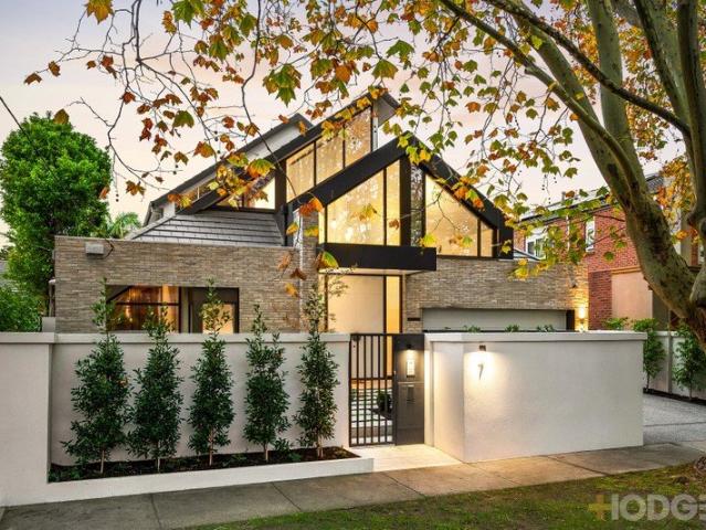ICONIC FAMILY DESIGN AT A FAMOUSLY LEAFY ADDRESS