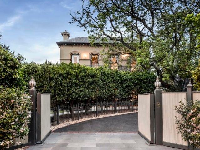 Iconic Italianate Victorian on 1,741 sqm
