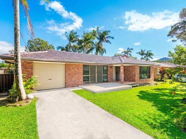 Iconic Mt Chincogan Views: Premium Cul De Sac location
