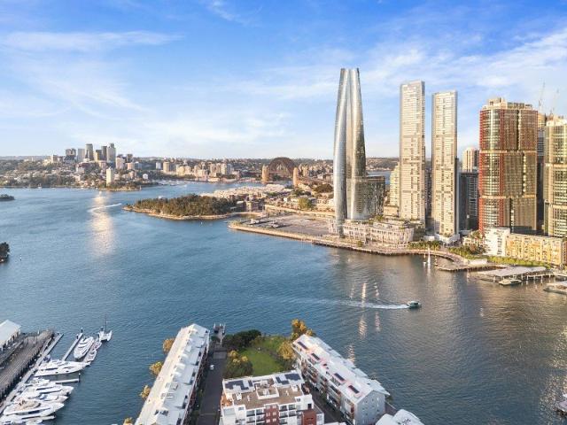 Iconic Sydney Views in a Landmark Residence