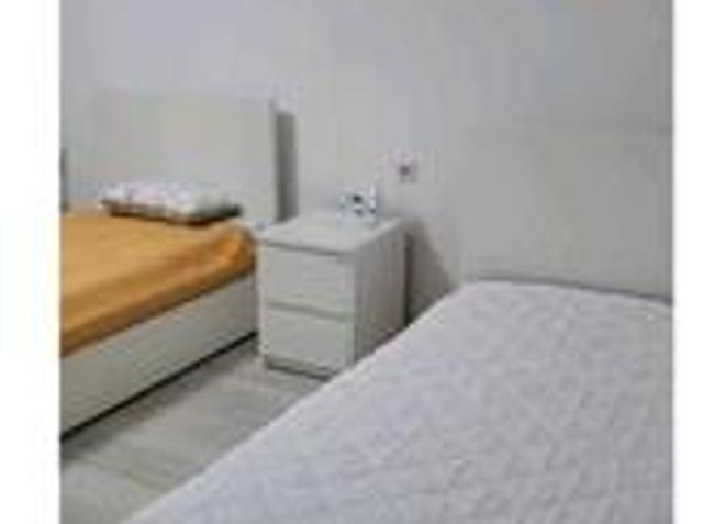 Ich biete Zimmer zur Miete an. 550,00 EUR Kaltmiete, ca.15,00 m²