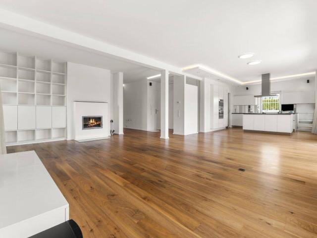 Ich bin kein Zuhause für jeden. Vielleicht aber genau für Sie 130 m² Penthouse l Außensauna | 2 Carport Stellplätze inklusive