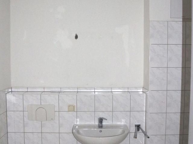 Ich werde noch fertig saniert! 3 Zimmerwohnung in ruhiger Lage ab dem 01.01.2027 zu vermieten!