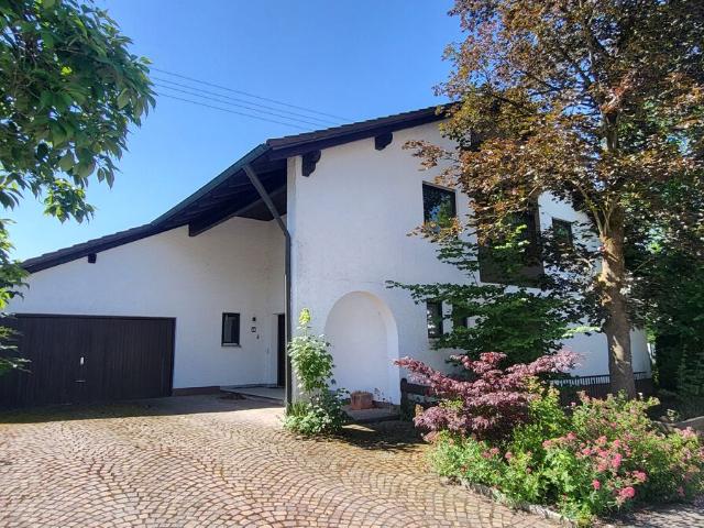 Ichenhausen OT, großzügiges EFH, ca. 170 m² Wfl Do. Garage, inkl. separates Baugrundstück
