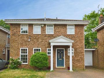 Icknield Close, St Albans, AL3 4 bed detached house to rent £2,750 pcm £635 pw