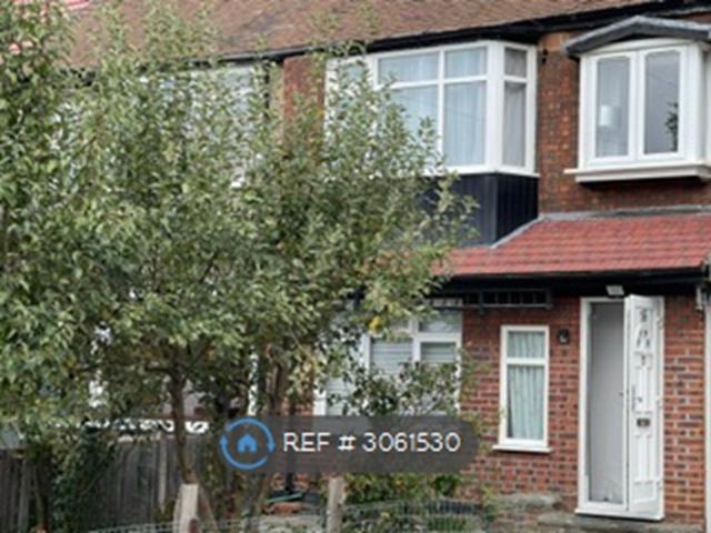 Ian Square, Enfield EN3, 3 bed terraced house to rent, £2,250 pcm | PrimeLocation
