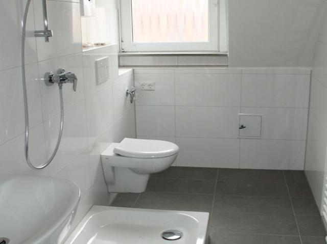 IBF Immo + Praktisch geschnittene 3 ZKDB Dachgeschoss Wohnung in Eilendorf!