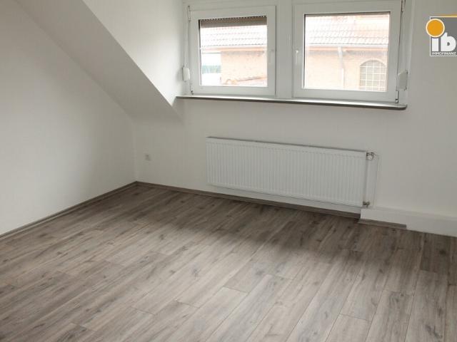IBF Immo + Praktisch geschnittene 3 ZKDB Dachgeschoss Wohnung in Eilendorf!