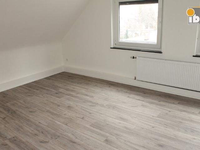 IBF Immo + Praktisch geschnittene 3 ZKDB Dachgeschoss Wohnung in Eilendorf!
