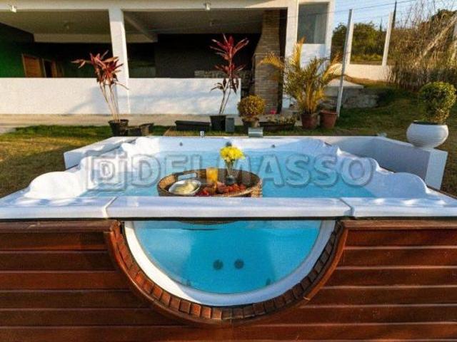 Ibiúna/SP Chácara completa em condomínio com piscina e hidromassagem!
