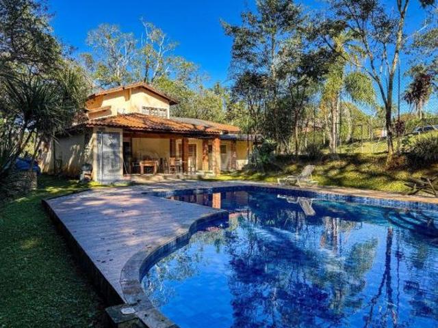 Ibiúna/SP Chácara de alto padrão com 4 suítes, casa de hóspedes e lazer completo!