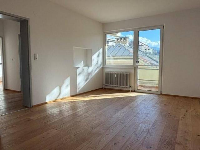 Ibk/Wilten Schöpfstraße: helle 4 Zimmerwohnung mit Süd und Nordbalkon auch wg geeignet Sofortbezug ist möglich