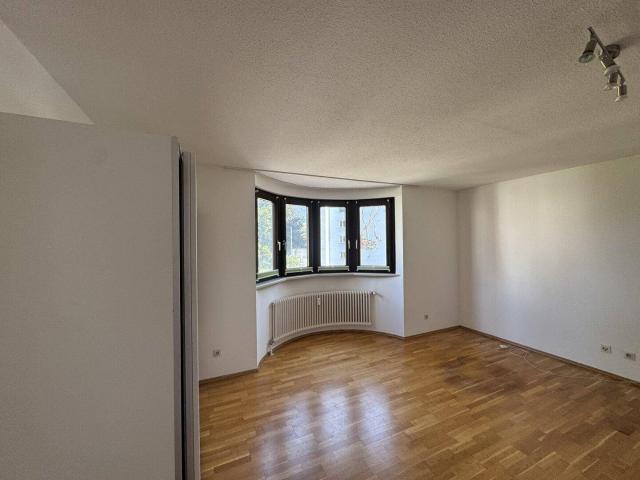 IBK Dreiheiligen: Charmante Wohnung mit Ausblick auf Zeughaus – Ab sofort bezugsfrei!