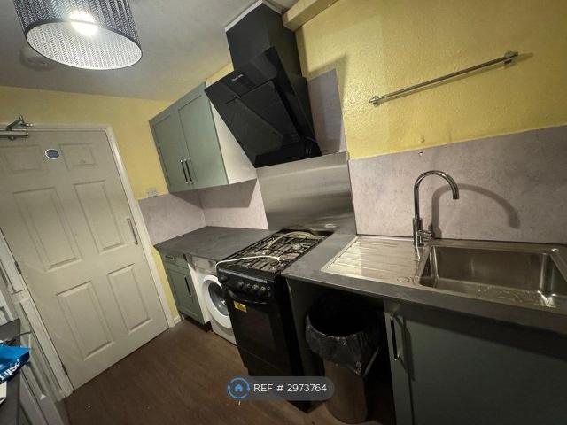 Ightham House, London SE17, 2 bed flat to rent, £1,999 pcm | PrimeLocation