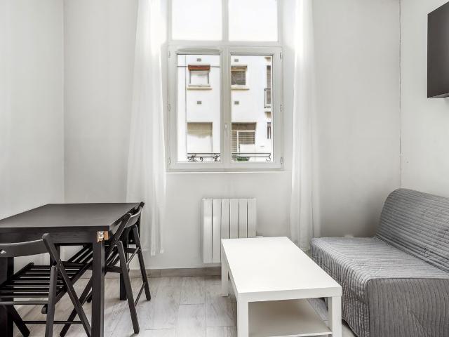 ID 414 Cozy studio Rue Cambodge, Paris Amsterdam Apartments for Rent