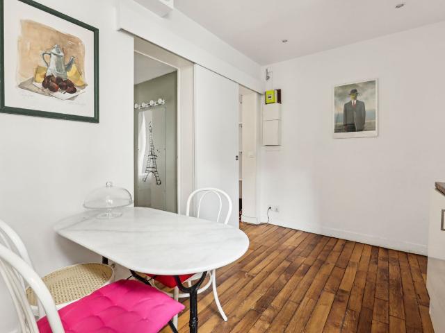 ID 422 Roquette/ rue de la Folie Regnault, Paris Amsterdam Apartments for Rent