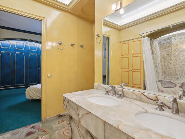 ID 424 Pont de L'Alma/ Quai D'Orsay, Paris Amsterdam Apartments for Rent