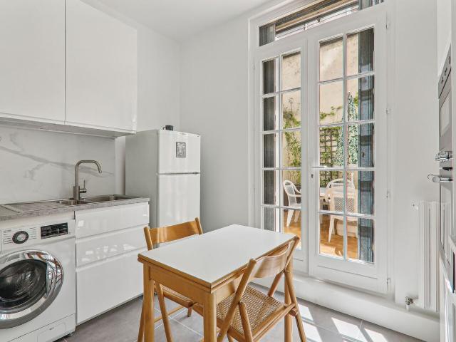 ID 430 Cité de l'Alma, Paris Amsterdam Apartments for Rent