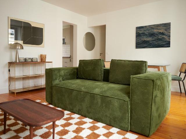 ID 444 Spacious 2 Bedroom Apartment in Rue Cité de l'Alma Fully Renovated & Equipped, Paris Amsterdam Apartments for Rent