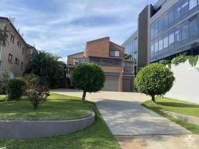 ID:21151166/24 Lawson Street, Southport, QLD 4215