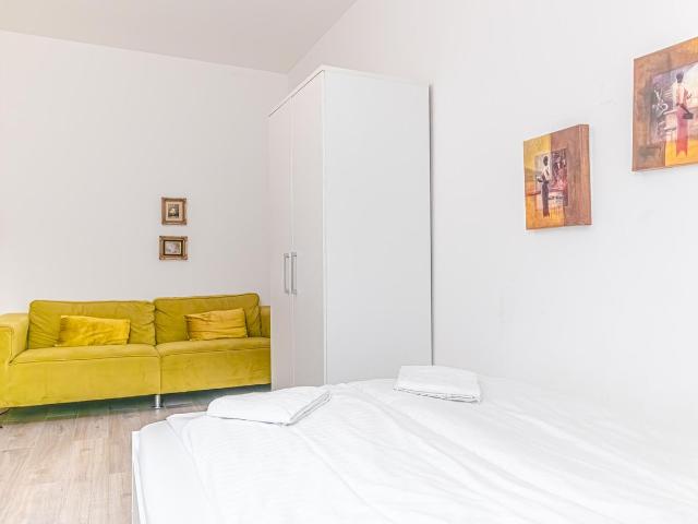 ideal 2 bedroom apartment, Vienna Amsterdam Apartments for Rent