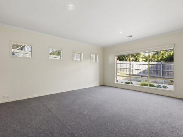 IDEAL THREE BEDROOM FAMILY HOME