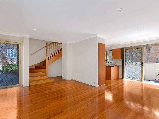 Ideal Townhouse!