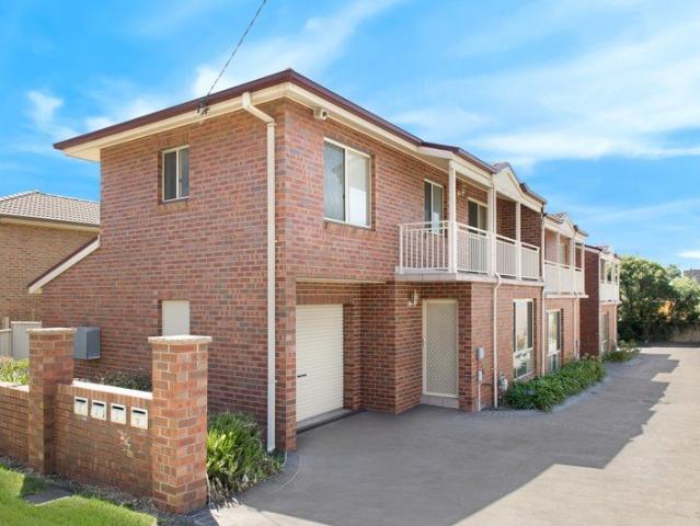 Ideal Townhouse!