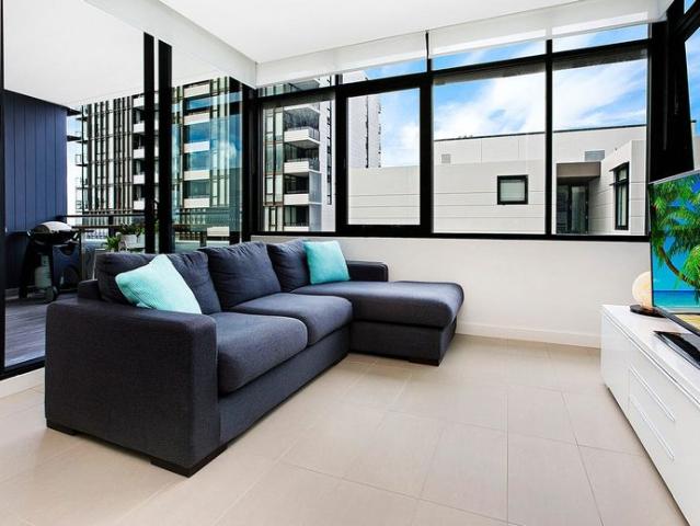 Ideal Ultra Modern Apartment