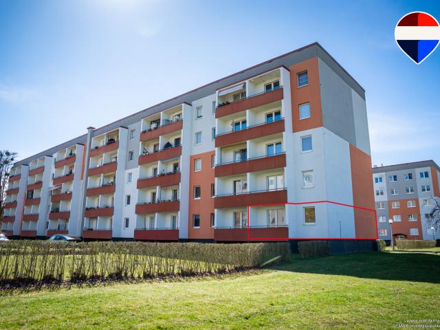 Ideal zum Selbstbezug 2 Zimmer Hochparterrewohnung mit Balkon in Magdeburg Herrenkrug