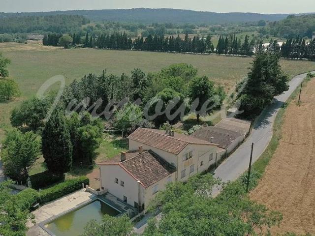 Idéal activité équestre Bâtisse à rénover de 560 m² terrain 7 hectares
