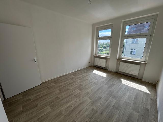 Ideal als erste eigene Wohnung! Helle 2 Zimmer Wohnung!