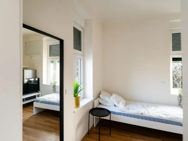 Ideal als Monteur oder Arbeiterwohnung Frisch sanierte & vollmöblierte 38 m² Wohnung