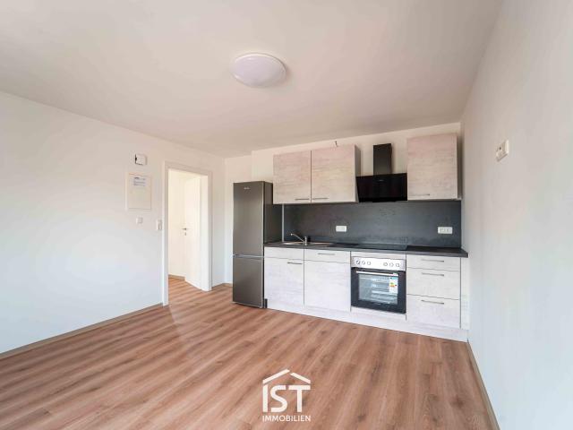 Ideal angebunden und frisch saniert: 2 Zimmer Wohnung